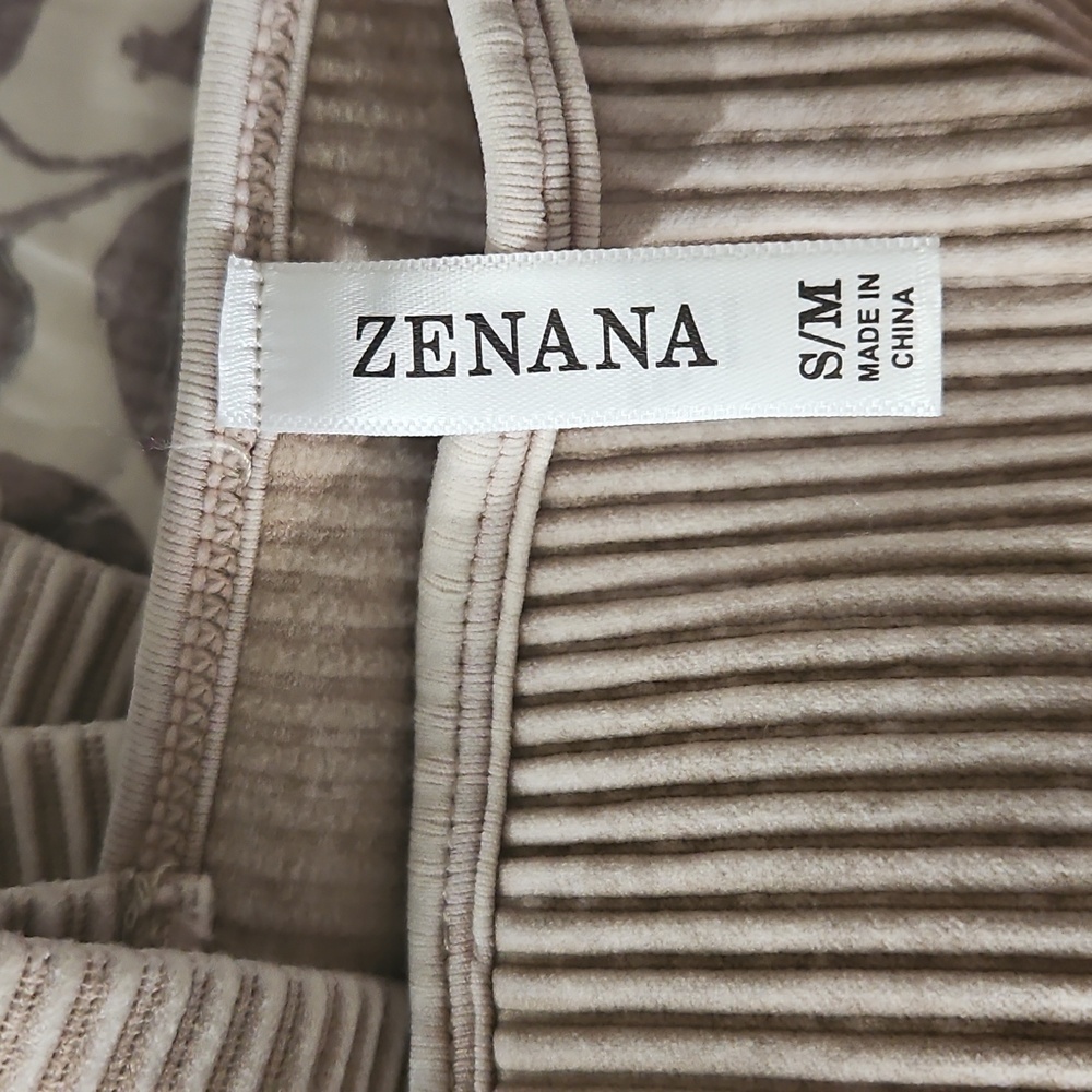 Zenana Ash Mocha Washed Ribbed Seamless Top With Bra Pads NWOT - Picture 4 of 4